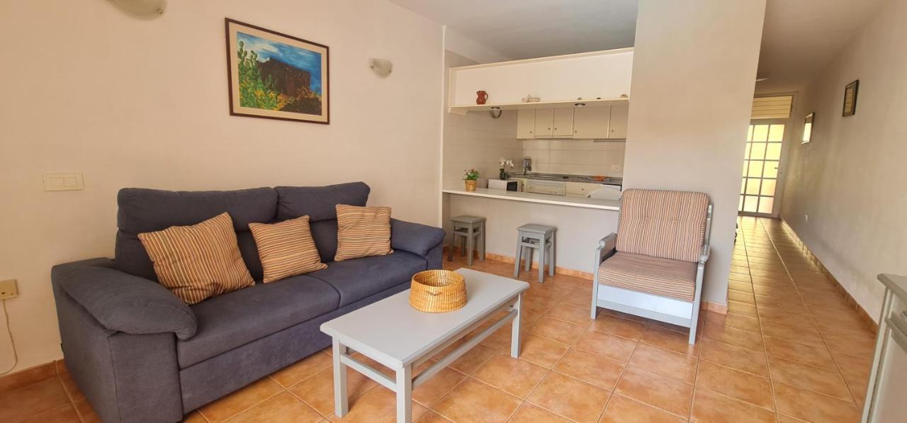 Vivienda Vacacional Marineda Sol Con Piscina El Medano المظهر الخارجي الصورة